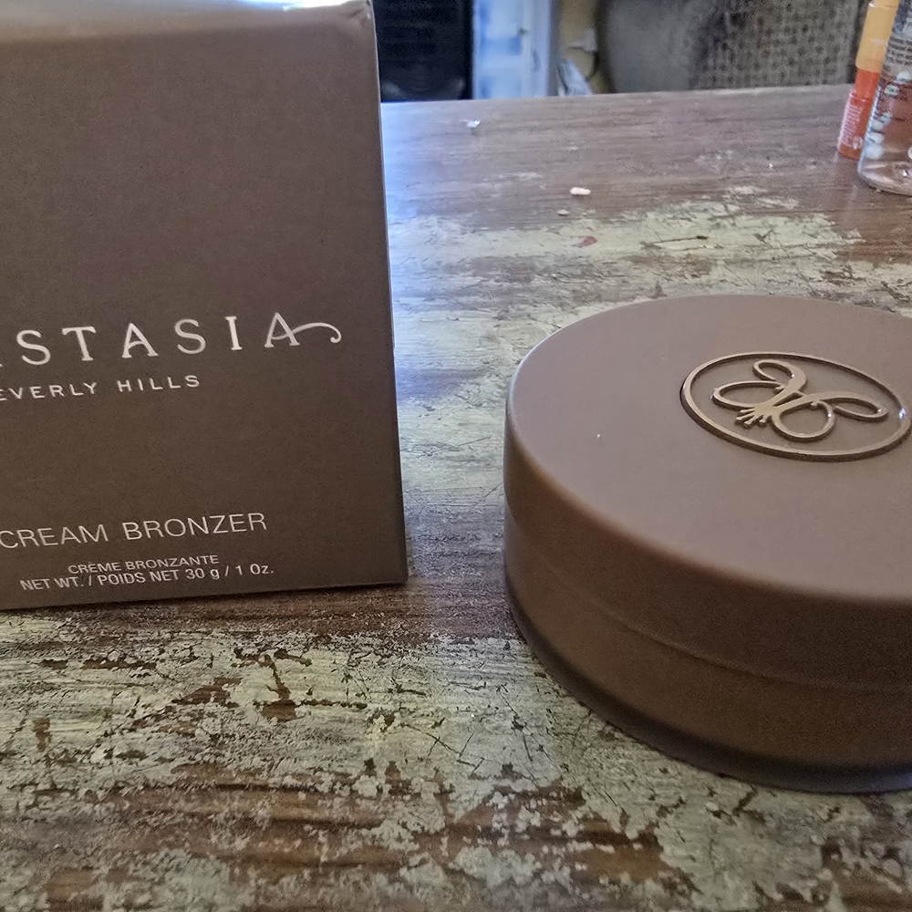 Anastasia Beverly Hills Cream Bronzer - Rich Brown